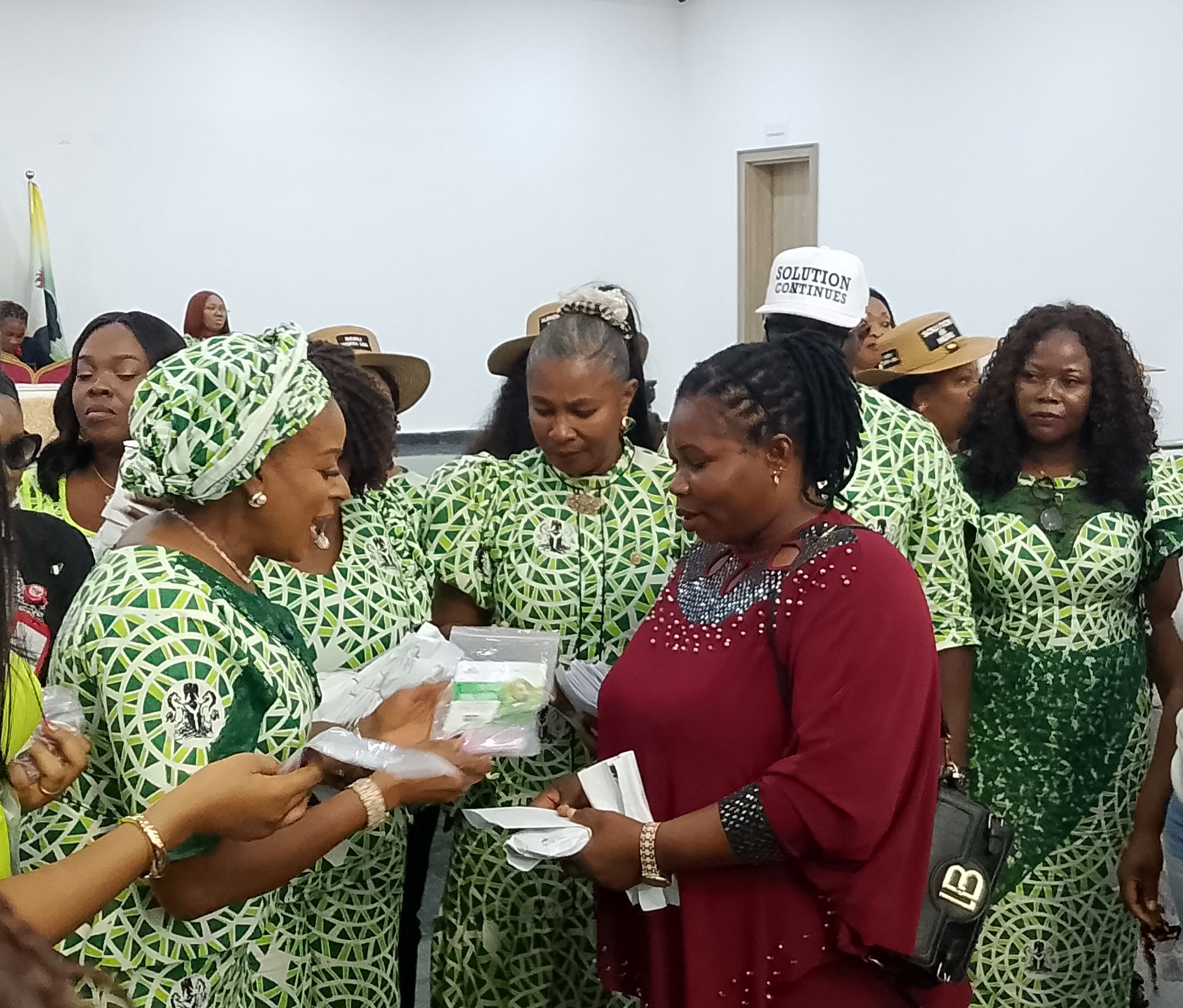 First Lady empowers 1000 Anambra women