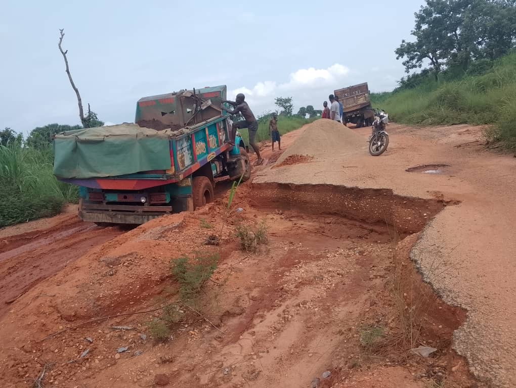 Nneyi-Umueri road